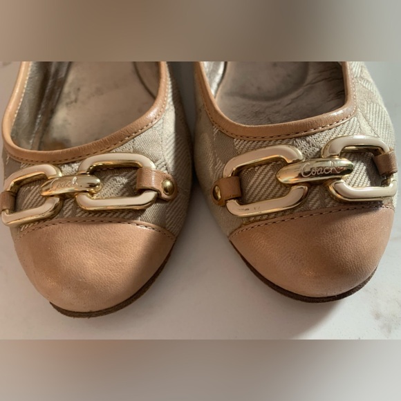 Coach Women's Cream and Brown Chain Flats - Picture 1 of 6